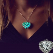 Lovely Stylish Heart-shaped Green Necklace