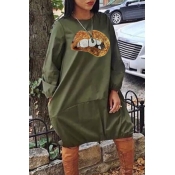 Lovely Casual Lip Print Army Green Knee Length Dre