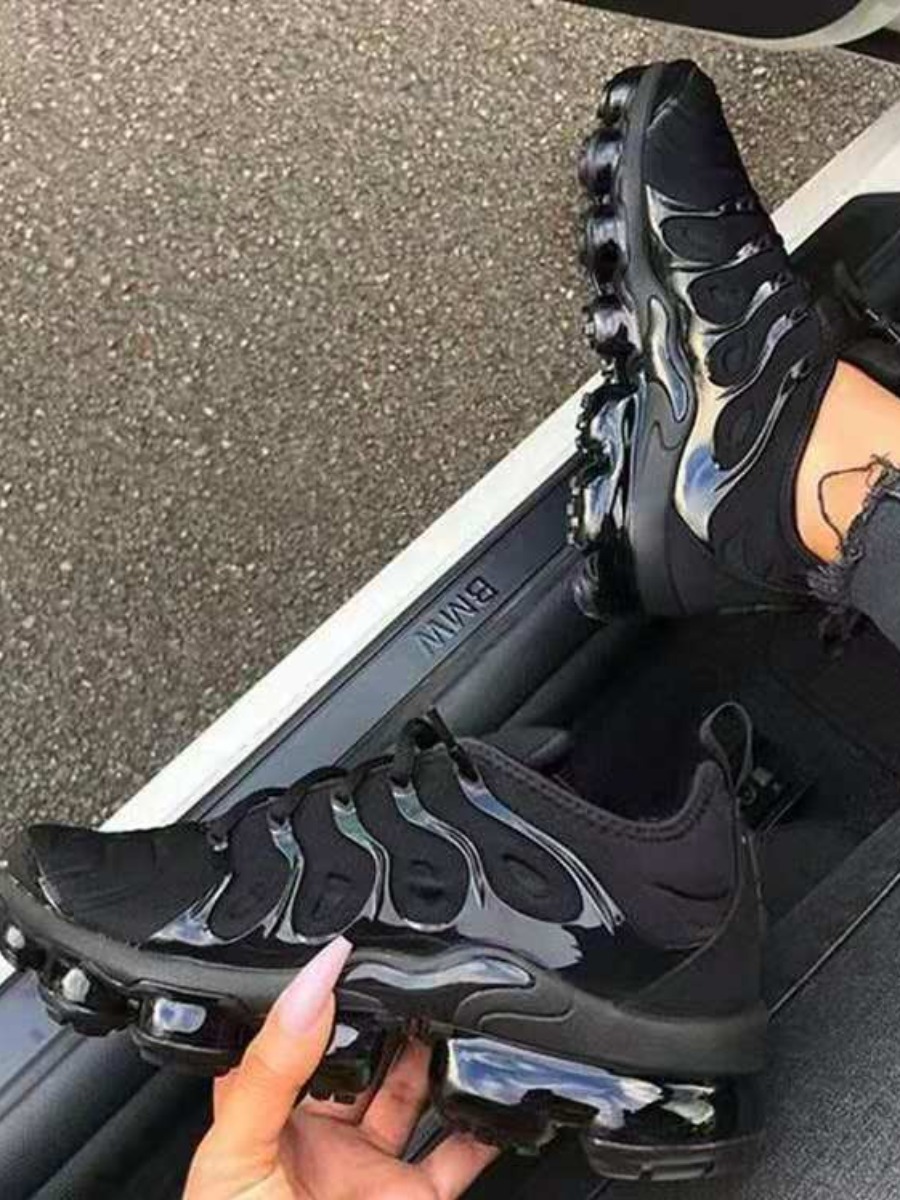 LovelyWholesale Sporty Chunky Sole Black Sneakers All Seasons Sporty Lace Up Spring Summer 2024