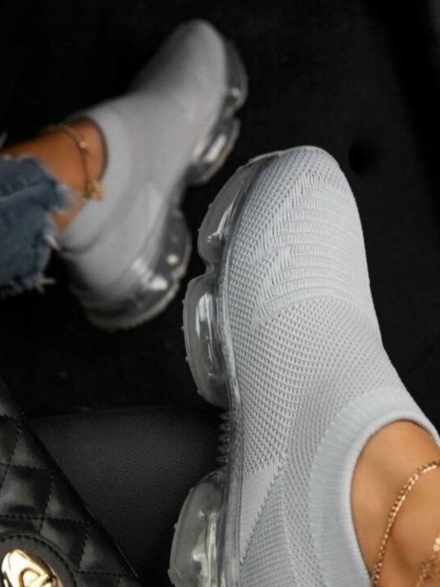 LW Round Toe Breathable Sneakers