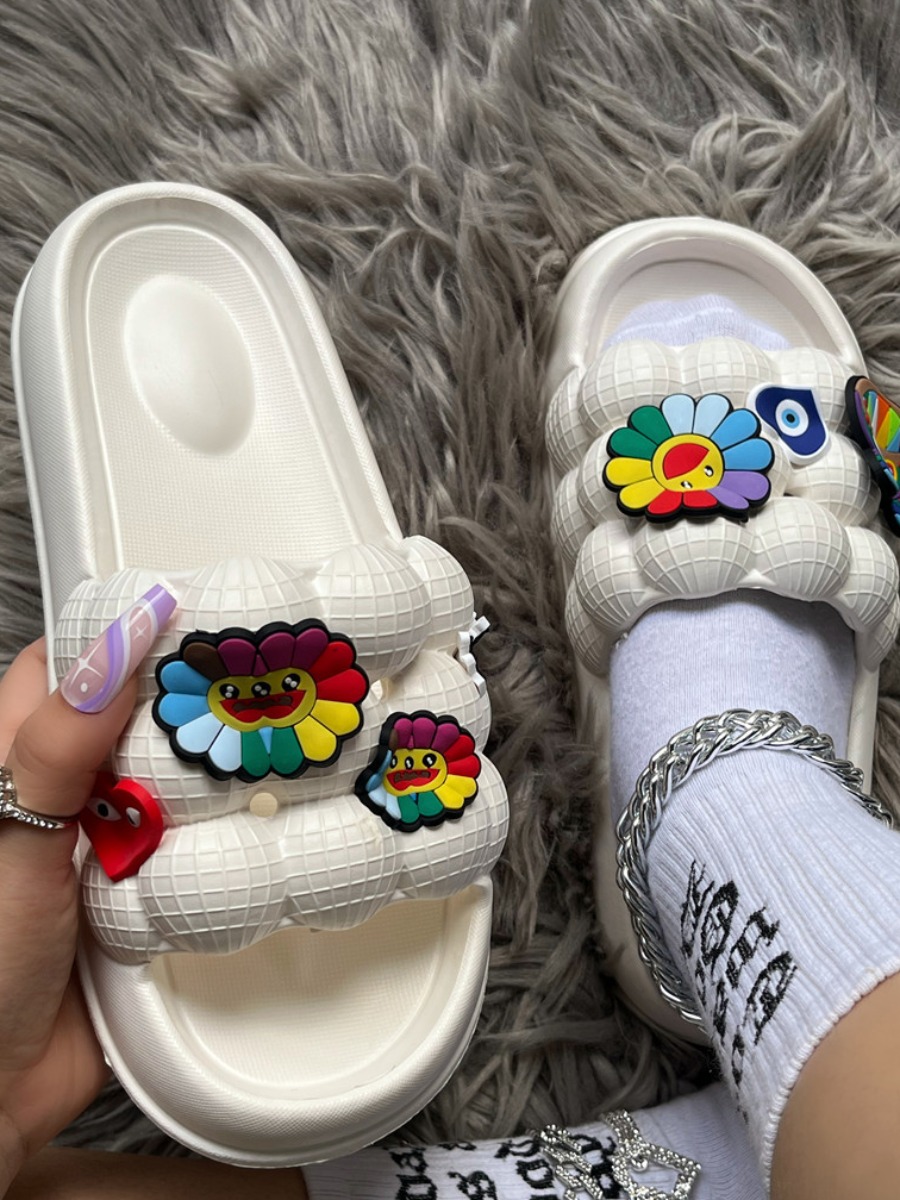 LW Cartoon Decor Slippers