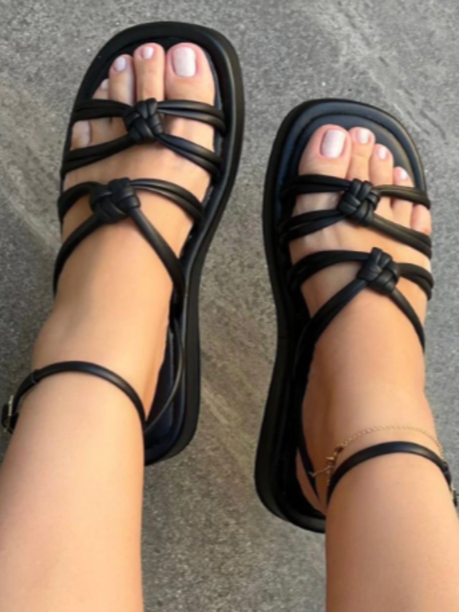 LW Round Toe Strappy Sandals