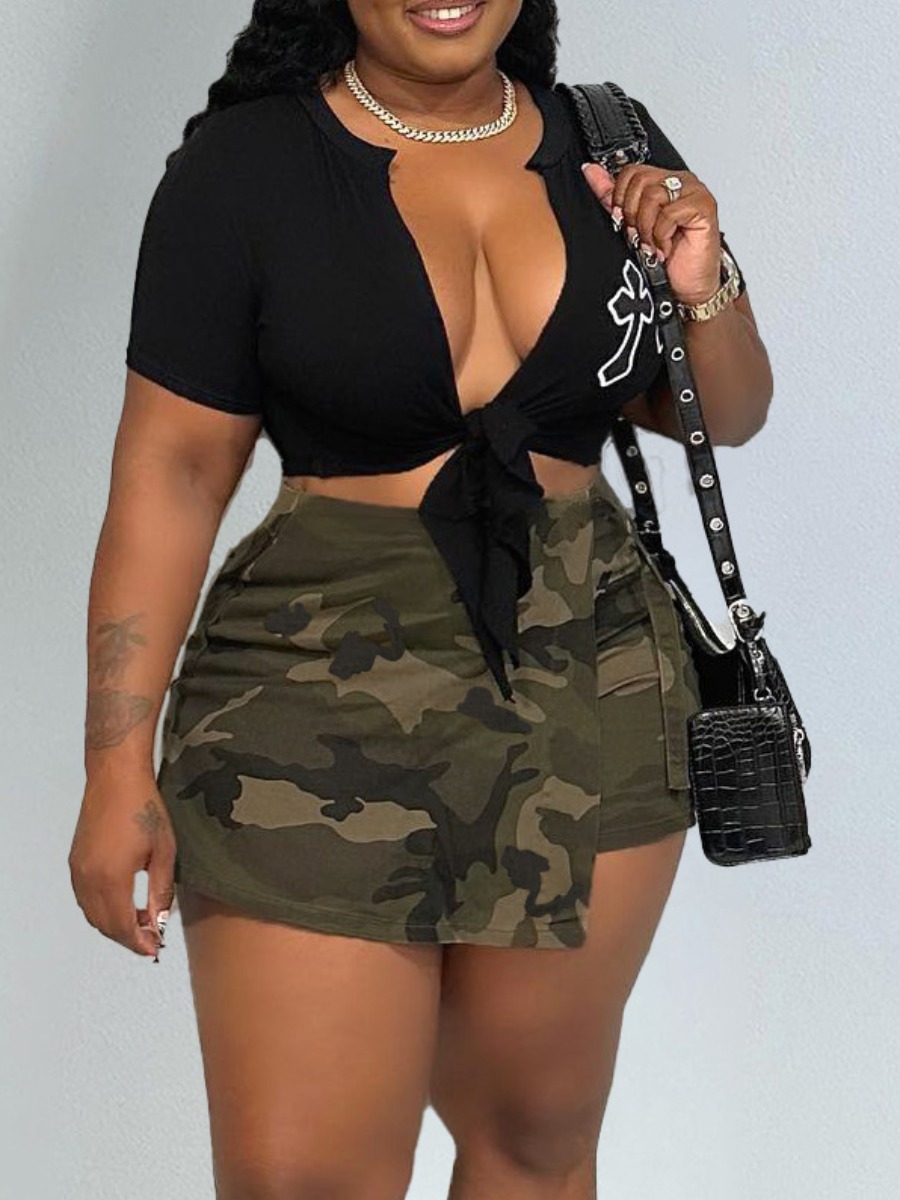 LovelyWholesale Plus Size Camo Print Bandage Design Denim Shorts Summer Street Bandage Design  5X Spring Summer 2024