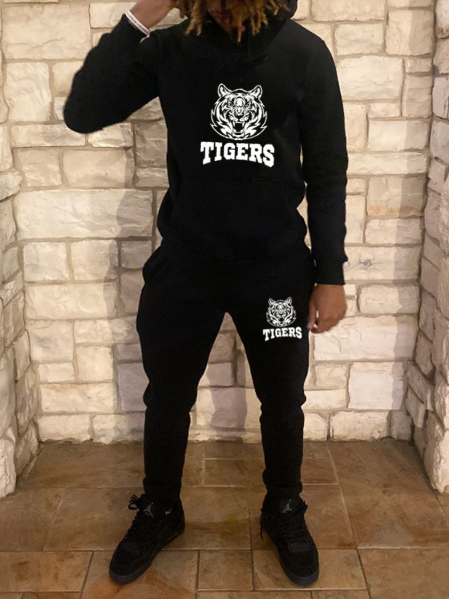 LW Men Figure Letter Print Kangaroo Pocket Tracksuit Set